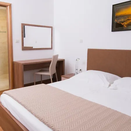 Deluxe With Private Pool - 100m From The Sea Apartamento