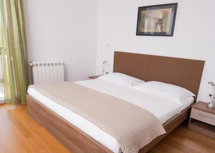 Appartamento Deluxe With Private Pool - 100m From The Sea Pola