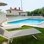 Deluxe With Private Pool - 100m From The Sea *