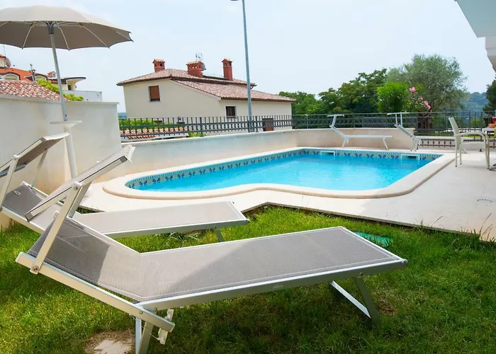 Deluxe With Private Pool - 100m From The Sea *