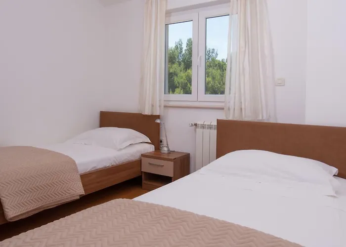 Deluxe With Private Pool - 100m From The Sea *