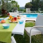 Deluxe With Private Pool - 100m From The Sea Pula