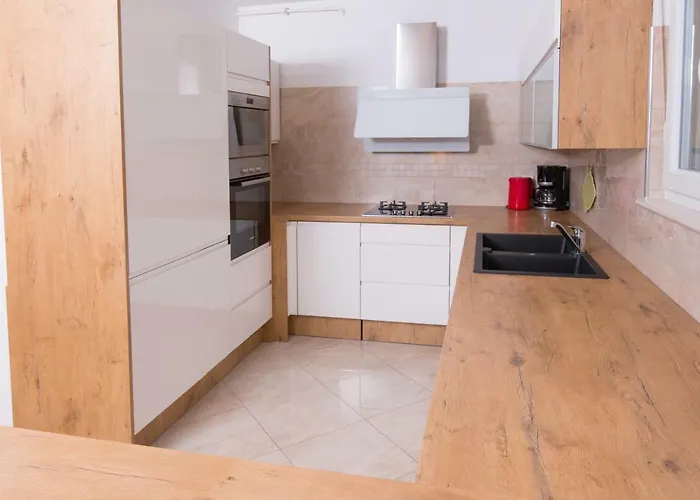 Apartmán Deluxe With Private Pool - 100m From The Sea *