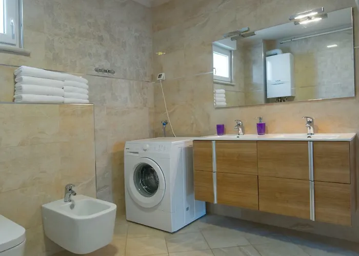 Deluxe With Private Pool - 100m From The Sea Apartmán *